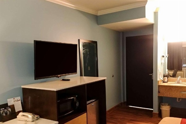 Econo Lodge Milldale-Southington image 11