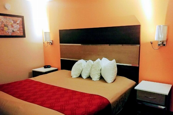 Econo Lodge Milldale-Southington image 17