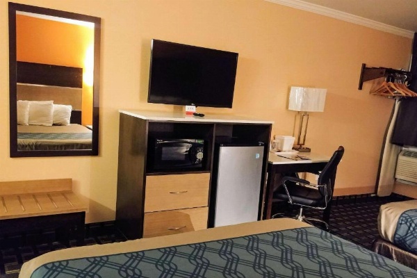 Econo Lodge Milldale-Southington image 23